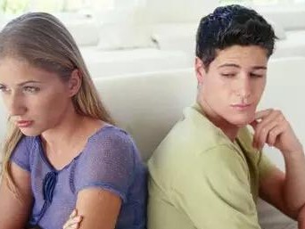 如何挽回有冷暴力的婚姻（15个实用技巧教你重建亲密关系）