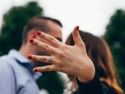 如何用一句话挽回他的心（学会这个技巧，让爱情回到你身边）