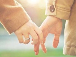 如何挽回前女友的爱情？（教你从朋友做起，争取重新拥有她的心）