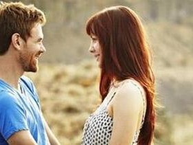 分手后如何挽回女友？15个短信技巧教你成功复合（分手后如何给她发短信？分手后如何挽回女友的技巧！）