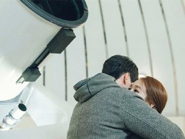 抓住男人心的优点（15个优点让你成为男人心中的女神）