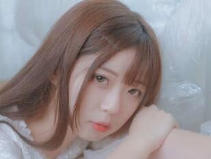 为什么女孩子会刚分手就喜欢别人？（分手对女孩子的影响、寻找心理寄托的原因、如何应对女孩子的行为）