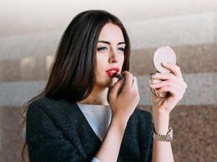 如何测试你是否是一个柔情似水的女友（从这15个角度看待你的关爱）