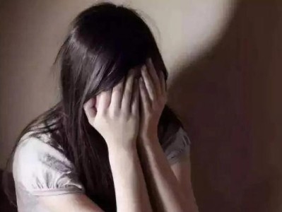 怀孕期间老公出轨，我该如何面对？（孕妇妻子的心路历程和应对方法）