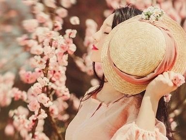 恋爱攻略（女生欲擒故纵的10种表现及其心理解析）