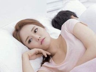 当老公出轨，如何化解心中的疑云？（原谅、沟通和调整，三步走走出痛苦）