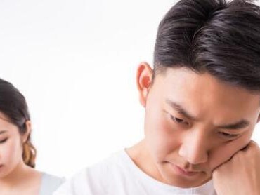 男人易出轨的几个阶段（从心态、经济压力、婚姻危机看男人出轨）