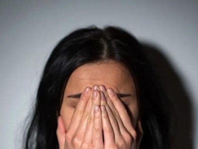 老婆怀孕时期老公出轨怎么办（应对老公在怀孕期间出轨的方法与建议）