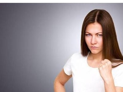 男友与已婚女同事关系暧昧，如何应对？（当爱情遭遇职场，如何守护爱情？）