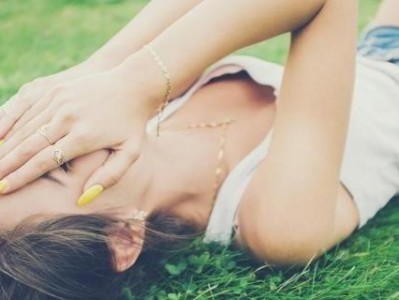 反感女孩的挽回方法（如何用真诚和耐心改变她的看法）