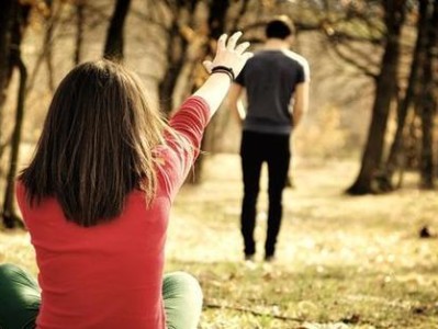 以婚外情分手后要断联吗，男人女人断联谁更难受？