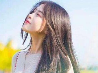 如何让女生主动找你聊天？从暧昧的话语开始（掌握暧昧话术，轻松获得女生青睐）