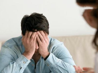 老婆出轨，该如何应对？（婚姻危机，亲密关系中的出轨现象，如何化解夫妻冲突）