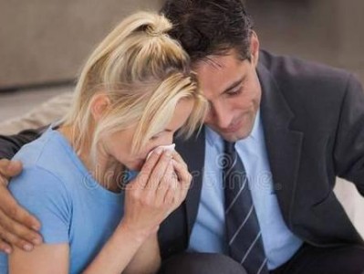 如何避免婚姻陷入婚外情的危机？（从沟通到信任，全面解读守护婚姻的有效方法）