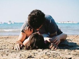 如何挽回女友在疲倦时提出的分手？（用关爱与理解打破沉默）