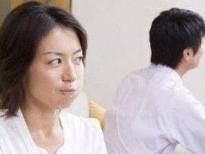 夫妻吵架后的挽回之道（以和老婆吵架挽回的方法及实用技巧）