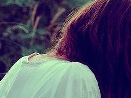 男友忘不掉前女友，应该挽回吗？（探讨男友无法忘怀前任的原因和挽回的可行性）