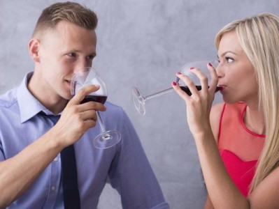 成功挽回变心男人的绝招（教你如何让他重新爱上你，实现逆袭爱情）