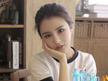 10招与美女畅聊一整天，轻松应对聊天尴尬（不再害怕没话题！这10个秘籍帮你与美女愉快聊天）