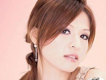 揭秘“以女生发额”现象（女性面临的困境与心路历程）