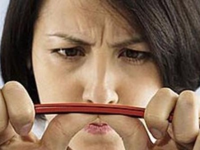 婚姻信任危机，如何重建？（夫妻间的信任如何重建、遭遇婚姻危机如何应对、拯救破碎的婚姻）