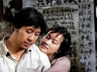 女追男不被短择，这些技巧要知道！（教你轻松搞定心仪男神，让他主动追你！）