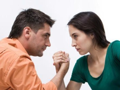 夫妻吵架加速离婚的行为（解析夫妻吵架的几种行为及应对方法）